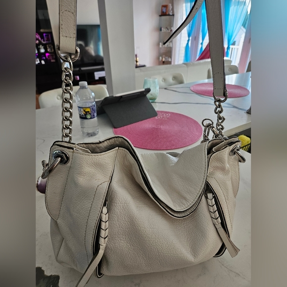 Danielle - Picture 3 of 7